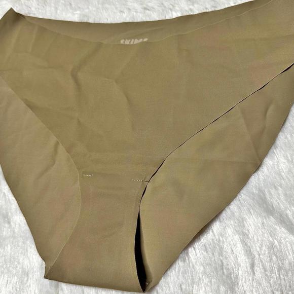 NWT Skims Naked Seamless Mid Waist Brief in Desert Women’s S - Picture 3 of 5